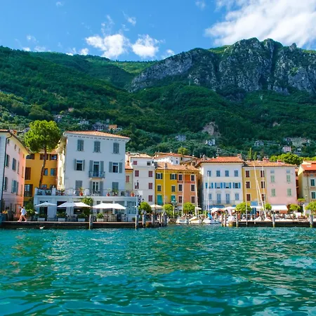 Albergo Gargnano Otel