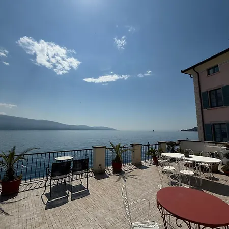 Hotel Albergo Gargnano 2*