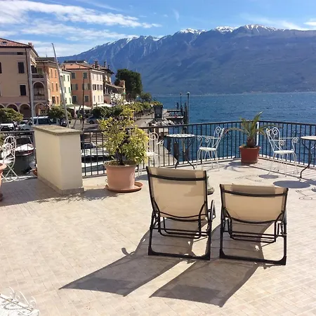 Hotel Albergo Gargnano 2*